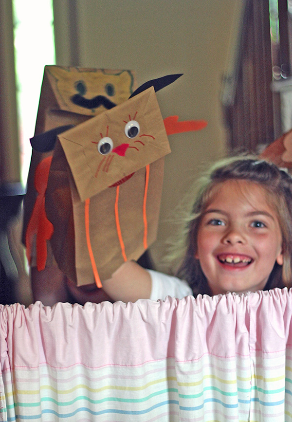 easy puppet theater for long summer days!